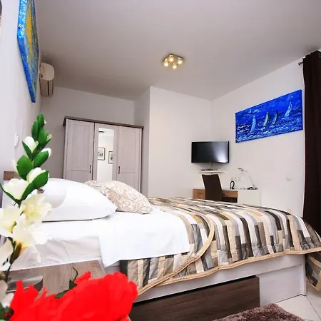 Bed & Breakfast Ghetto 4*